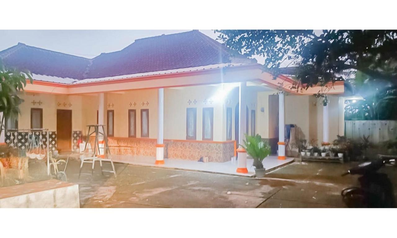 Homestay Bukit Pamoyanan 2 Redpartner Bukanagara Kültér fotó